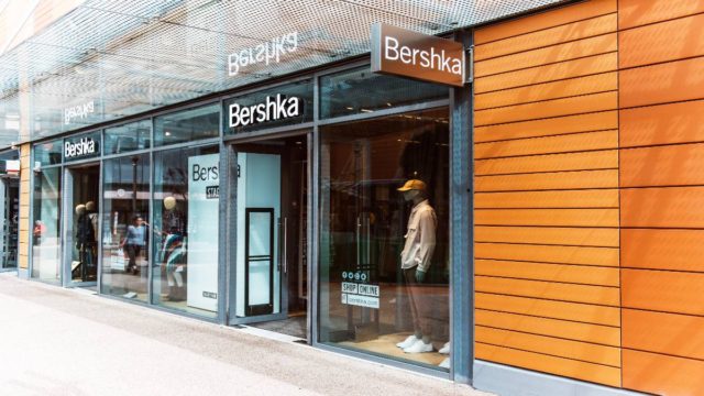 Bershka: Σικάτο καρό σακάκι σε τιμή σοκ!