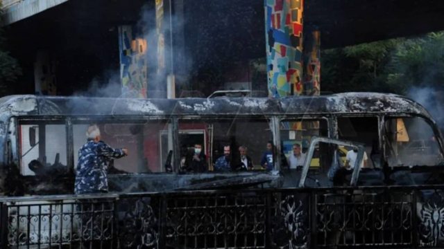 Βομβιστική επίθεση σε στρατιωτικό λεωφορείο στη Δαμασκό – Στους 14 οι νεκροί
