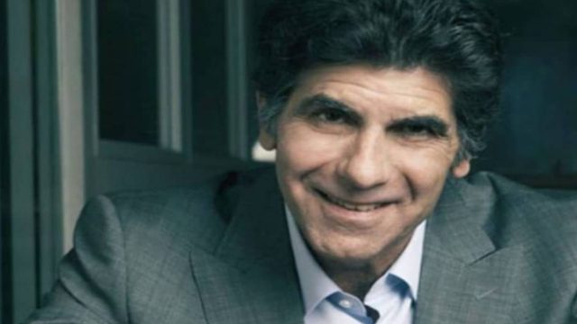 Αποκλείεται: Δεν πάει ο νους σας τι ύψος έχει ο Γιάννης Μπέζος!