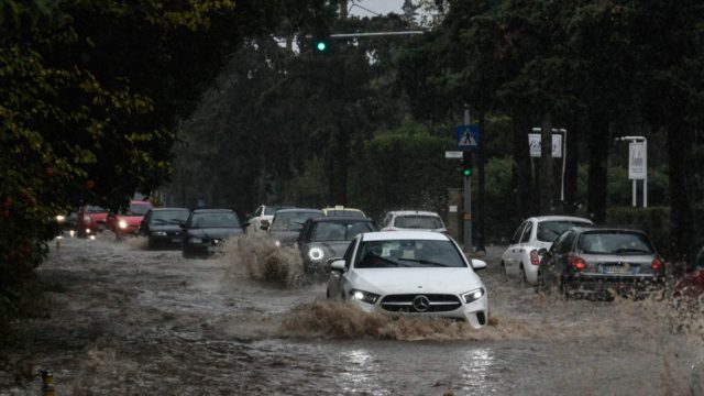 Κακοκαιρία «Μπάλλος»: Διακοπή ρεύματος στο Παγκράτι