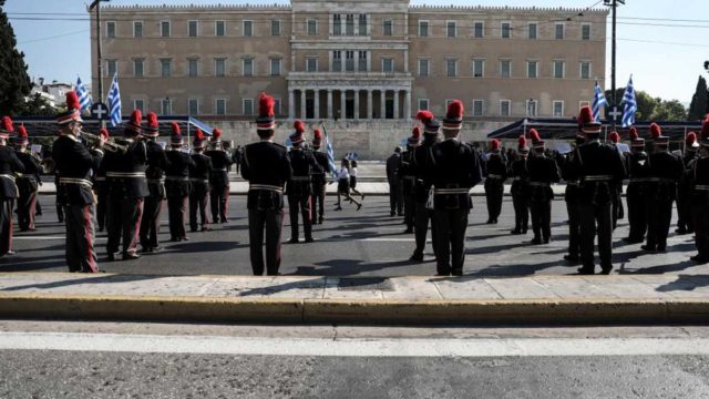 Κορωνοϊός: Αυτά θα είναι τα μέτρα για τις παρελάσεις – Η ιδιαίτερη περίπτωση της Βόρειας Ελλάδας