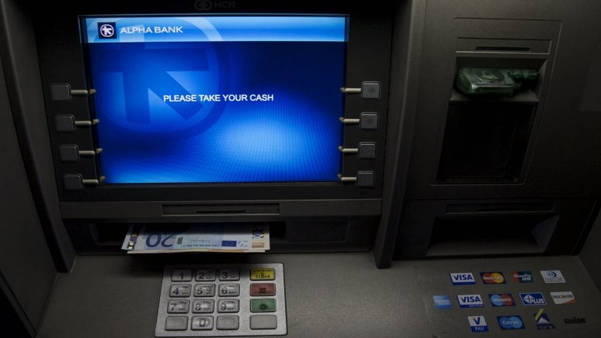 Συναγερμός σε ΑΤΜ της Alpha Bank: Το Σάββατο το βράδυ “έχασαν” όλοι τα λεφτά τους και δεν το πήραν χαμπάρι!