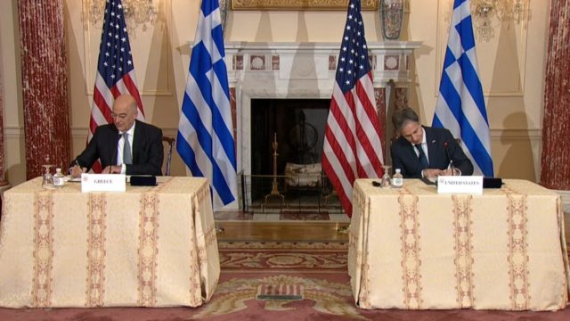 Αμυντική συμφωνία Ελλάδας – ΗΠΑ: «Έπεσαν» οι υπογραφές – Τι θα περιλαμβάνει