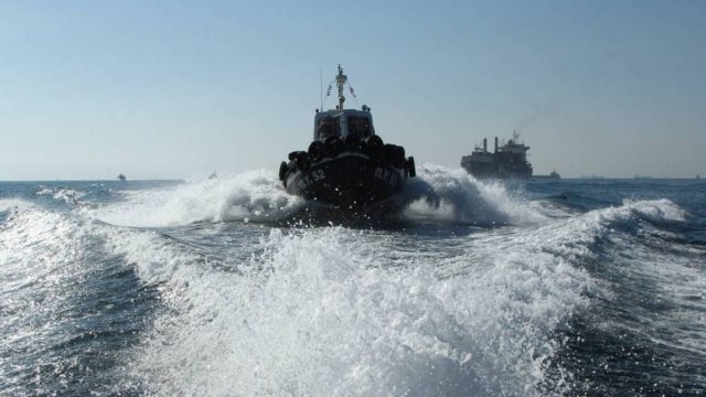 Συγκλονίζει το θρίλερ με την διάσωση του ζευγαριού στη Κρήτη: «Κολύμπησε για ώρες με την τρικυμία, ήταν θαύμα που έζησε»