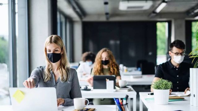 Θρίαμβος της τεχνολογίας: Τα επαγγέλματα με τη μεγαλύτεροι ζήτηση στην Ελλάδα – Ποιοι είναι οι μισθοί