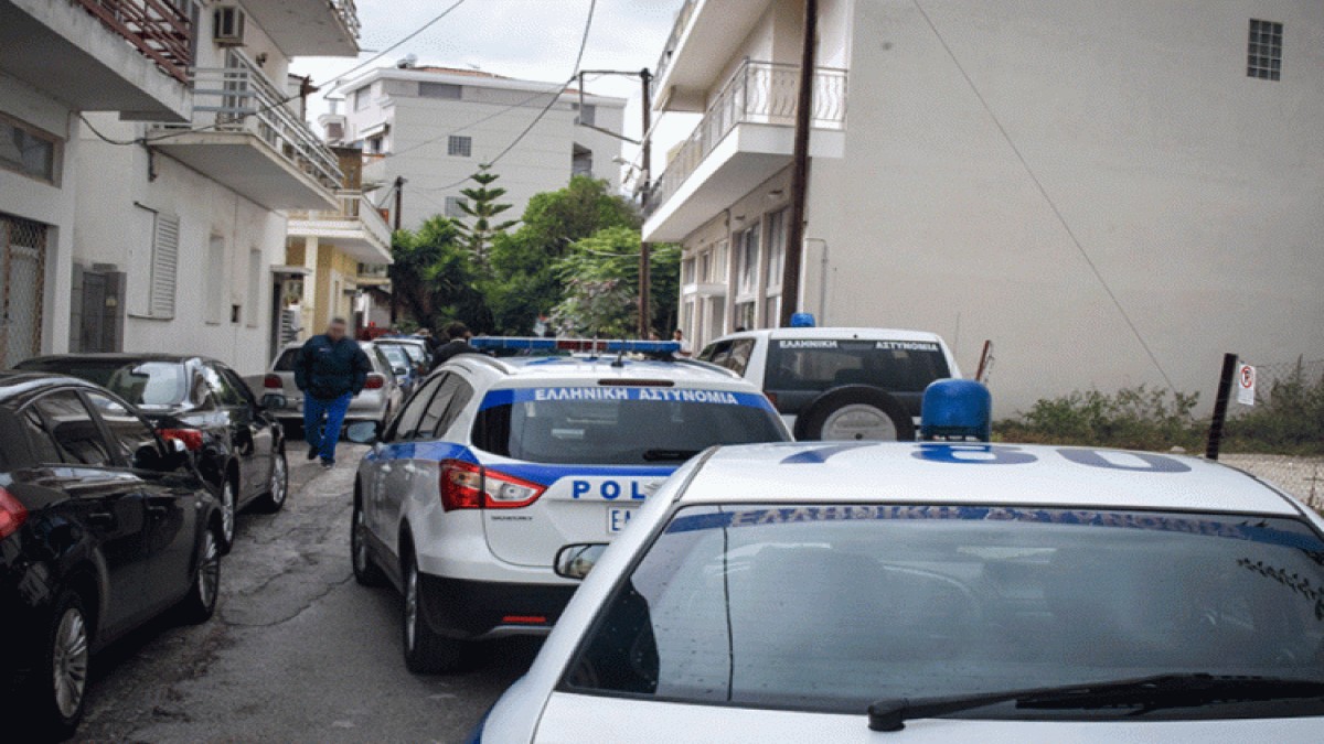 Έγκλημα στο Αιγάλεω: «Ηρθα να παραδοθώ, σκότωσα την μάνα μου» – Τα λόγια του 20χρονου μητροκτόνου στους αστυνομικούς