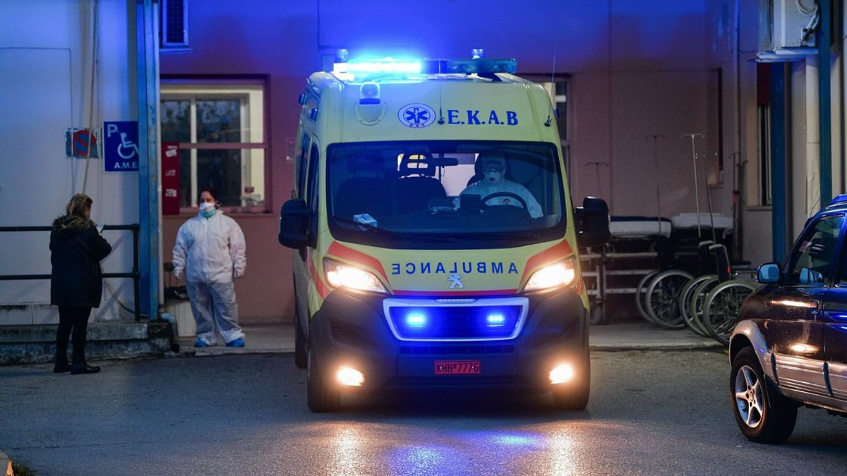 Λάρισα: Στο νοσοκομείο 45χρονη που κατάπιε καυστικό υγρό