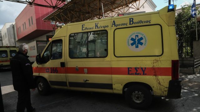 Σοκαριστικό βίντεο! Οδηγός παρασύρει και εγκαταλείπει ηλικιωμένη στη Θεσσαλονίκη