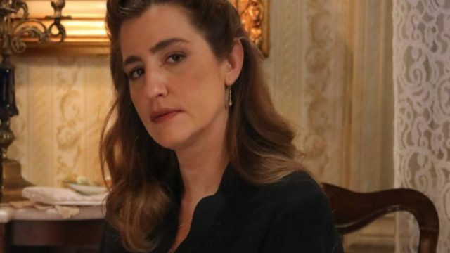 Άγριες Μέλισσες: Η Ελένη με τη βοήθεια του Νέστορα μπαίνει μυστικά στην ΕΣΤΙΑ