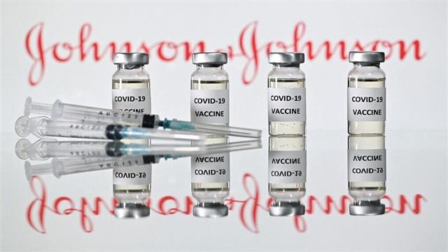 Προβλήματα για όσους έκαναν το εμβόλιο Johnson & Johnson – Τι θα γίνει με τη δεύτερη δόση;