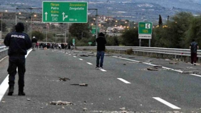 Άνοιξε η εθνική οδός Κορίνθου – Πατρών μετά από τις σκηνές… πεδίου μάχης