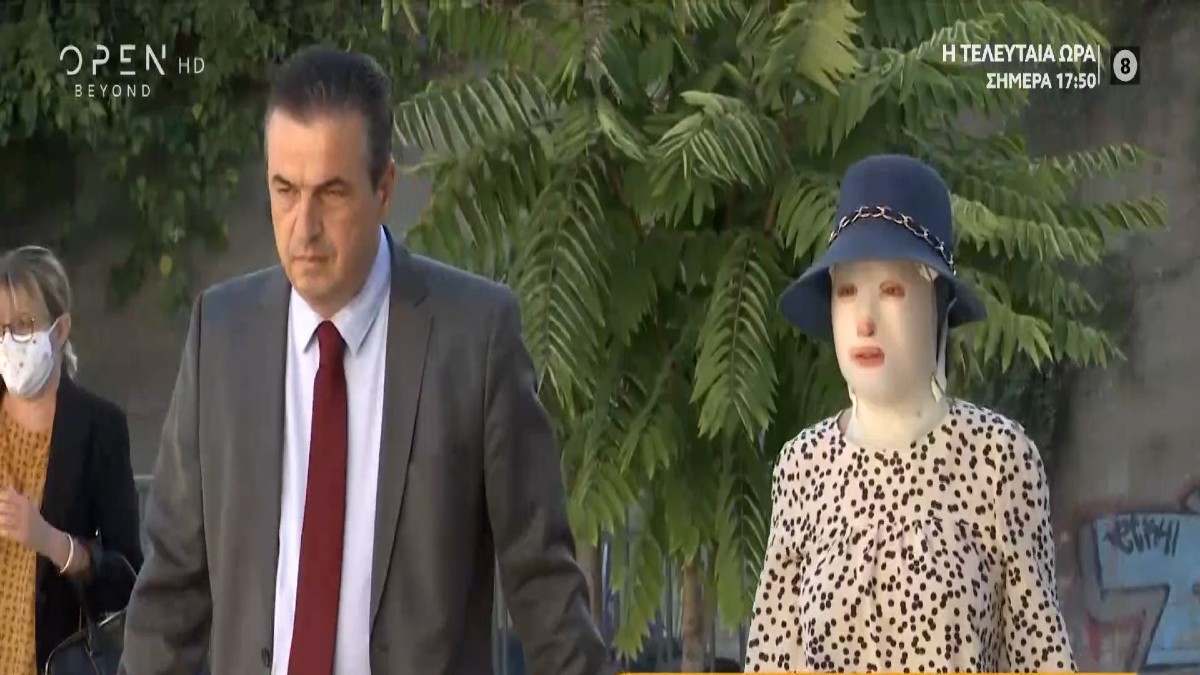 Επίθεση με βιτριόλι: Έφτασε στο δικαστήριο η Ιωάννα Παλιοσπύρου – Οι μάρτυρες-«κλειδί» για την υπόθεση