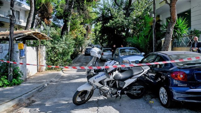 Νέα Ερυθραία: Κακοποιούσε τη μητέρα του ο δράστης – «Έπρεπε να είναι στο ψυχιατρείο»