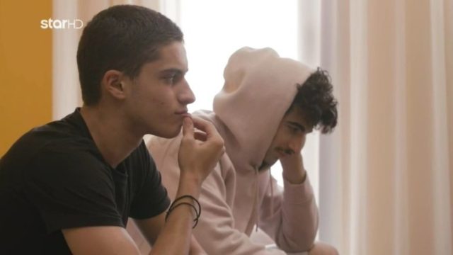 GNTM 4: Σοκαρισμένοι οι παίκτες – Η στιγμή που εκκένωσαν το σπίτι λόγω της πυρκαγιάς