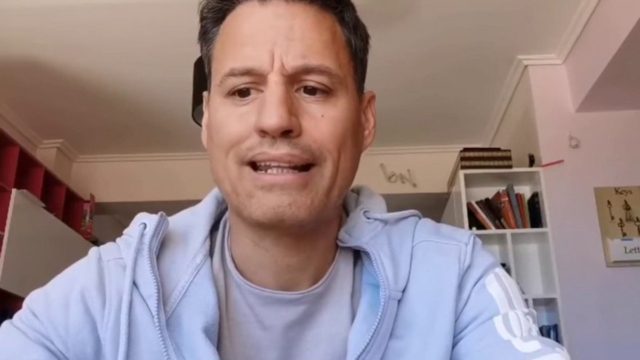 Προκλητικός ο Γρηγόρης Πετράκος: Ξέσπασε για την ακύρωση της παρέλασης λόγω του θανάτου της Γεννηματά – «Θέλετε να σβήσετε την εθνική μας ταυτότητα»