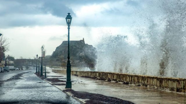 Καιρός σήμερα (04/10): Άνοδος της θερμοκρασίας με… βροχές και ανέμους! Τι μας περιμένει από την Τετάρτη σύμφωνα με τον Σάκη Αρναούτογλου!