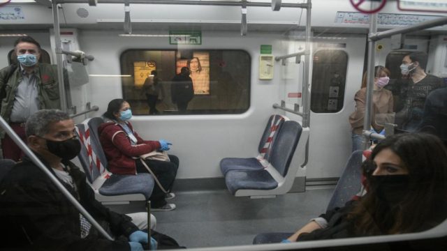 Νέα χαλάρωση των μέτρων: Τι αλλάζει για ΜΜΜ και μεγάλα εμπορικά κέντρα