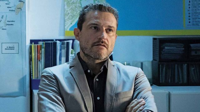 Απίστευτες δηλώσεις από τον Γιώργο Καραμίχο: «Μου λείπει που οι άντρες δεν φοράνε φουστανέλες, βολεύουν σε βόλτες και φυσικές ανάγκες»