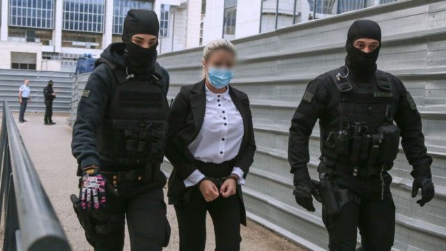 Επίθεση με βιτριόλι: Ένοχη για απόπειρα ανθρωποκτονίας με ενδεχόμενο δόλο η κατηγορούμενη