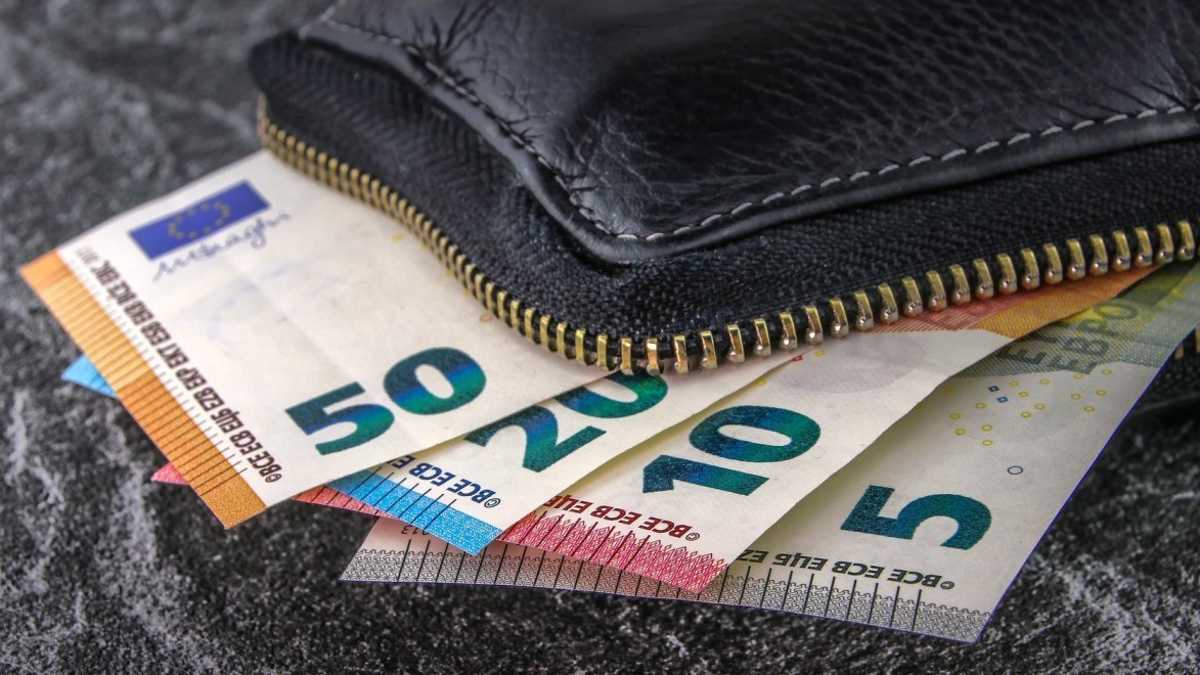 Κατώτατος μισθός στα 750 ευρώ: Έρχονται νέες αποφάσεις από την κυβέρνηση