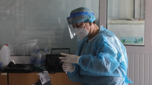 Κορωνοϊός: 2.338 κρούσματα σήμερα – Στους 343 οι διασωληνωμένοι, 31 νέοι θάνατοι