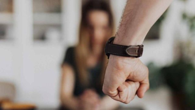 Φρίκη στην Χαλκίδα: Άγριος ξυλοδαρμός γυναίκας από το σύζυγό της – Βρέθηκε σε λίμνη αίματος