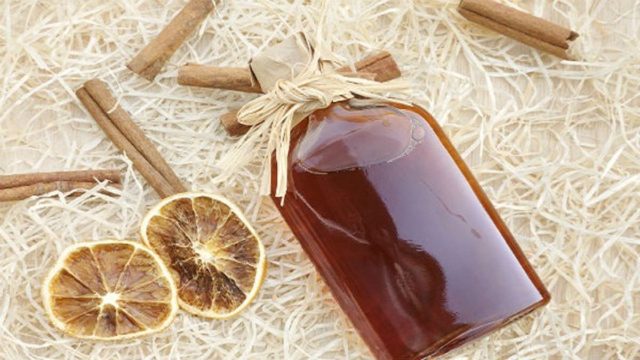 Πώς να φτιάξετε το πιο γρήγορο λικέρ με γεύση κανέλας