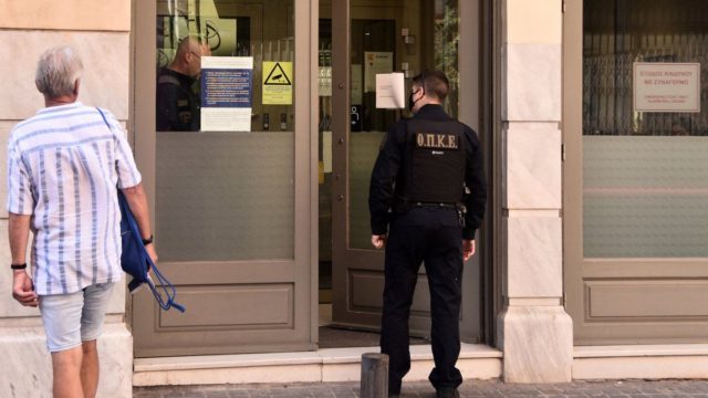 Προφυλακιστέος ο ληστής της Μητροπόλεως – Αναζητείται ο συνεργός