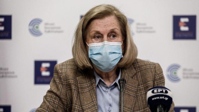 Θεοδωρίδου για τρίτη δόση εμβολίου: Λιγότερες και πιο ήπιες οι παρενέργειες