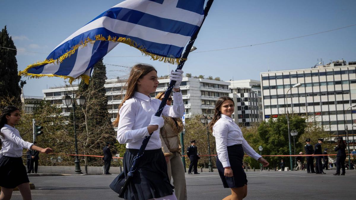 Θεσσαλονίκη: Ματαιώθηκε λόγω πένθους για τη Φώφη Γεννηματά η μαθητική παρέλαση