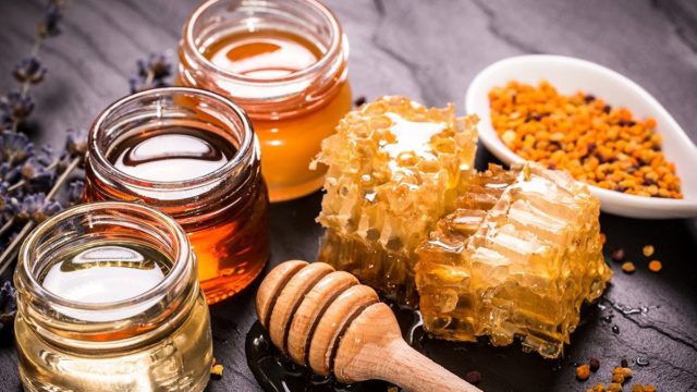 Μέλι: Ο καθημερινός σύμμαχος της υγείας μας – Δείτε πως μπορεί να βοηθήσει η χρήση του