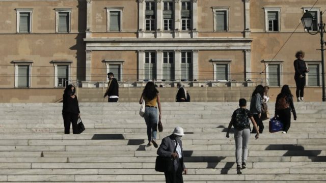 Οι νέες ελευθερίες για τους εμβολιασμένους – Αυτά είναι τα μέτρα που ανακοινώθηκαν