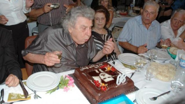 Μίκης Θεοδωράκης: Τα τελευταία γενέθλια που γιόρτασε – Bίντεο ντοκουμέντο