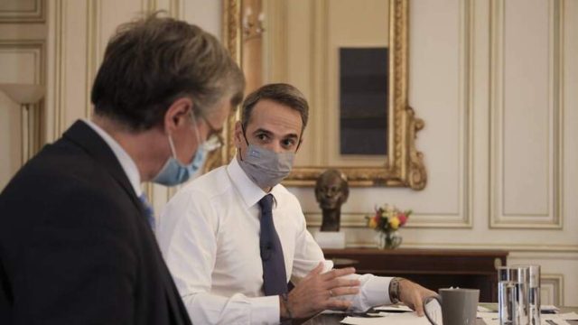 Συναγερμός στο Μαξίμου για την έξαρση των κρουσμάτων: Σε ανοιχτή γραμμή Τσιόδρας – Μητσοτάκης