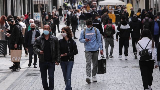 Κορωνοϊός: Έρχονται οι «μωβ» περιοχές με υποχρεωτική χρήση μάσκας παντού -Τι θα ισχύει
