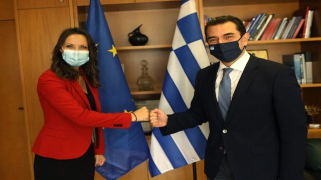 Δωρεά 1 εκατομμυρίου ευρώ της Coca-Cola Τρία Έψιλον για αποκατάσταση των πυρόπληκτων περιοχών της Αττικής