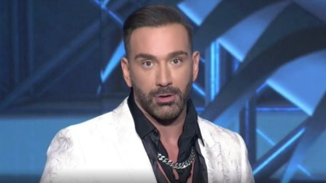 J2US: Η ανακοίνωση του Νίκου Κοκλώνη για τα κρούσματα και τις αλλαγές του σόου