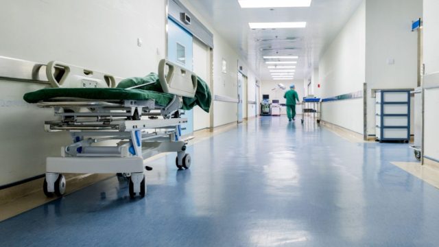 Kαταγγελίες για σεξουαλική παρενόχληση σε νοσοκομείο – Παραίτηση του διοικητή ζητά το υπ. Υγείας