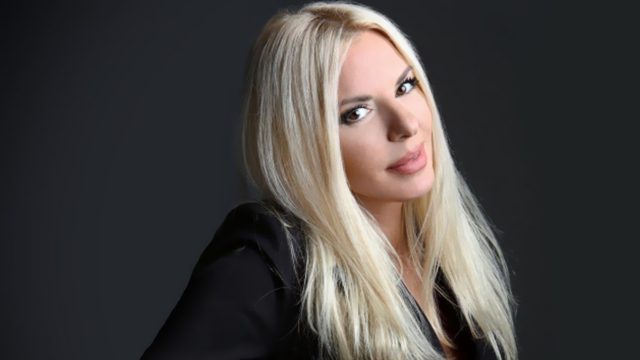 Άναυδοι όλοι με την Αννίτα Πάνια: Την «έπιασαν» με αυτή τη γυναίκα μετά τον χωρισμό με τον Νίκο Καρβέλα