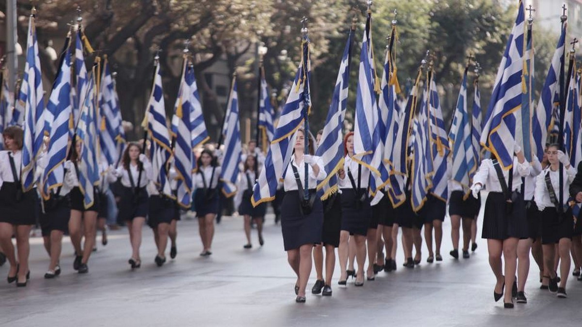 «Είναι τα νέα κορωνοπάρτι» – «Καμπανάκια» από τους ειδικούς για τις παρελάσεις της 28ης Οκτωβρίου (Video)