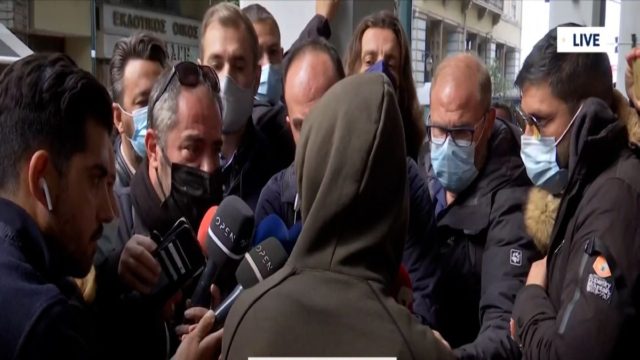 Πέραμα: Καταιγιστικές εξελίξεις! Παρουσιάστηκε στα Δικαστήρια Πειραιά ο 15χρονος Ρομά – Τα πρώτα του λόγια