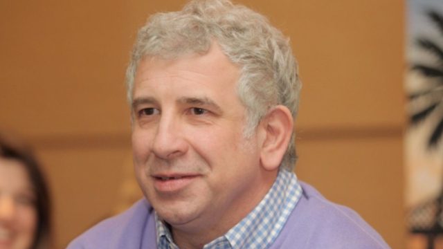 Νέα… κεραμίδα για Πέτρο Φιλιππίδη – Του παίρνουν και τα χρήματα!