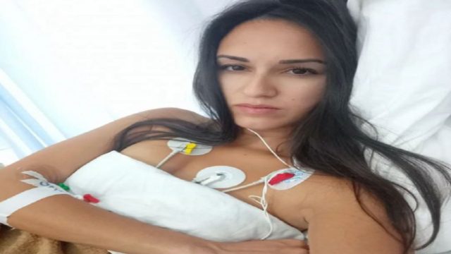 «Έκανα Pfizer και κατέληξα στη ΜΕΘ – Τους άκουσα και την πάτησα» – Ελληνίδα εκπαιδευτικός ξεσπά κατά της κυβέρνησης