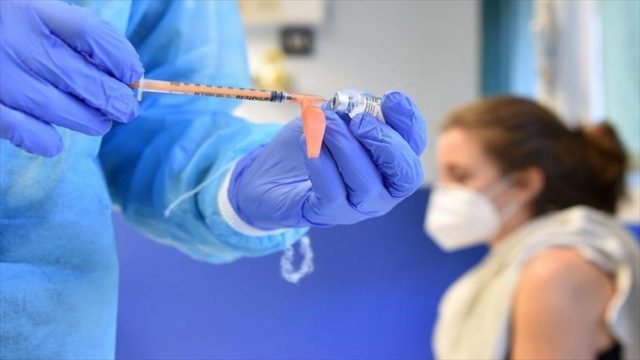 Έρχεται 4η δόση εμβολίου; Ποια χώρα προετοιμάζεται και παρήγγειλε εμβόλια