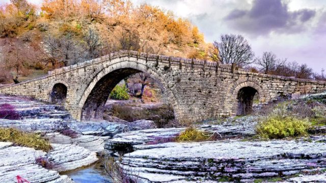 Πωγώνι: Το άγνωστο χωριό με τη βαθύτερη λίμνη της Ελλάδας!