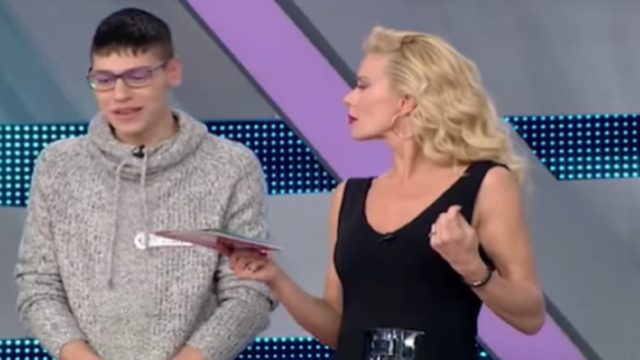 «Είμαι μ@#%όδ@#λος» – «Κάγκελο» η Ζέτα Μακρυπούλια στο «Ρουκ Ζουκ» (Video)