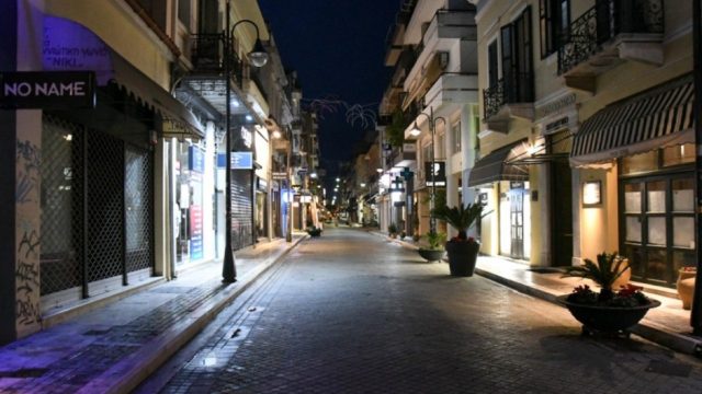 Στο «κόκκινο» Καρδίτσα και Σέρρες και παράταση μέτρων σε 11 περιοχές – Η εισήγηση της επιτροπής