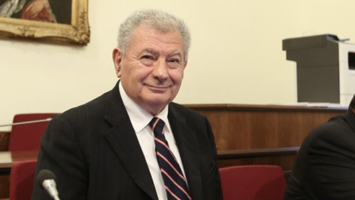 Ανατροπή στην υπόθεση θανάτου του Σήφη Βαλυράλη: «Σοβαρές ενδείξεις ανθρωποκτονίας από πρόθεση» – Δέχτηκε 15 χτυπήματα από διαφορετικά όργανα