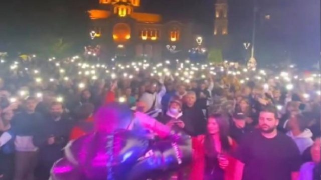 Βόλος: Συλλήψεις στα εγκαίνια καταστήματος με καλεσμένο τον Snik