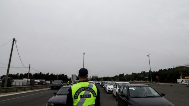 «Βόμβα» από Τζανάκη: «Να εφαρμοστεί καθολική απαγόρευση μετακινήσεων εκτός νομού στους ανεμβολίαστους»